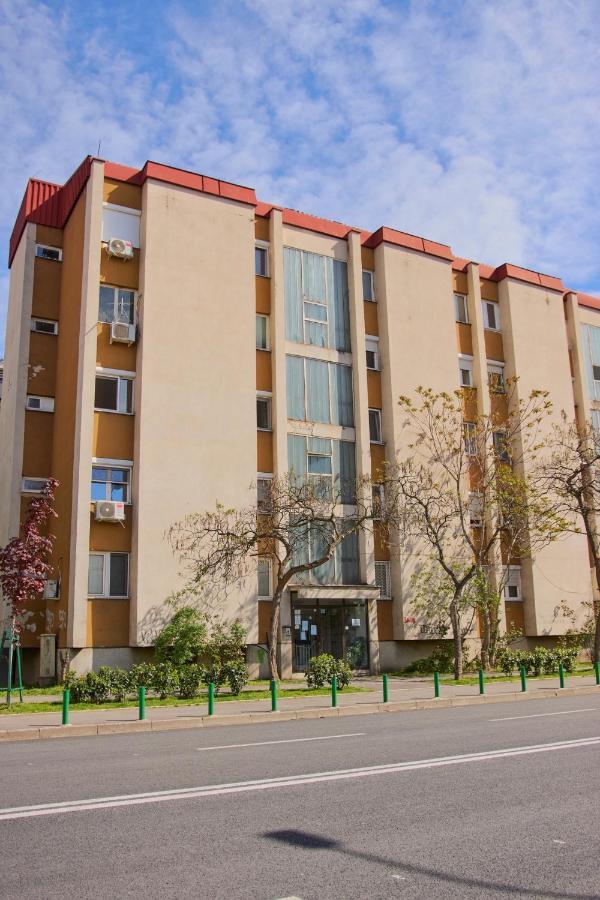 Diamond Butterfly Apartment Скопье Экстерьер фото